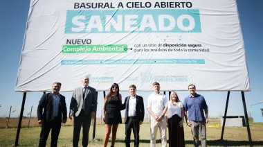 "Gobernador libertario": la chicana de Kicillof a Milei tras cerrar un basural en Navarro