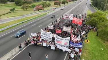 Corte en Panamericana por FATE y bloqueos por el paro en Autopista La Plata-Buenos Aires