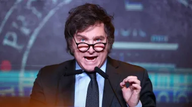 “¿Brutos o deshonestos?”: la frase de Milei por la inflación que reaviva la pelea