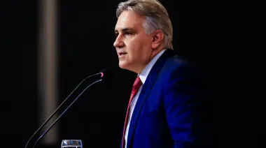 Banco de Córdoba bajo la lupa: la oposición apura a Llaryora por el cierre de sucursales