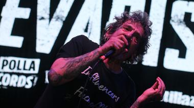 Evaristo, la leyenda del punk que vuelve a la Argentina