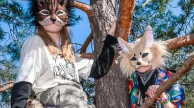 Ataque "therian" en Jesús María: un joven mordió a una chica en pleno centro