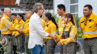 Brigadistas de Jujuy al frente del fuego: 17 especialistas ya combaten el incendio en Los Alerces