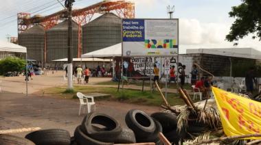 En plena cosecha de soja, manifestantes indígenas bloquearon una planta de Cargill en Brasil