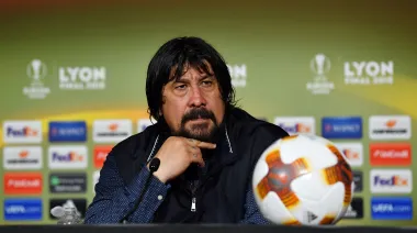 El Mono Burgos vuelve al fútbol español con un nuevo rol y un objetivo clave