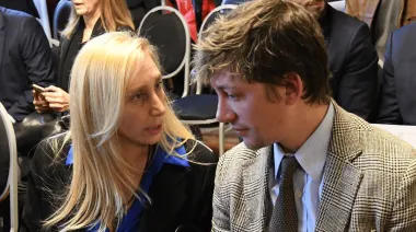 Del triángulo de hierro al frío saludo: por qué se pelearon Karina Milei y Santiago Caputo