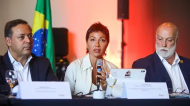 Mayra Mendoza gestiona en Brasil financiamiento internacional para obras clave contra inundaciones