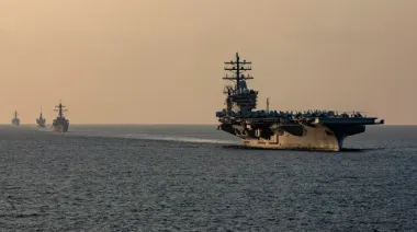 Irán amenaza cerrar Ormuz y el mundo teme el mayor shock petrolero en décadas