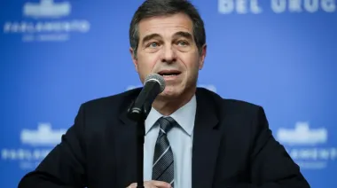 Luis Caputo incorpora al ex canciller uruguayo Ernesto Talvi como asesor