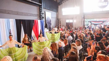 Victoria Tolosa Paz encabezó un encuentro con mujeres paraguayas y cuestionó al Gobierno de Milei
