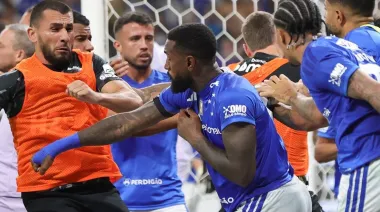 Cruzeiro y Mineiro: la batalla que dejó un récord de expulsados en Brasil