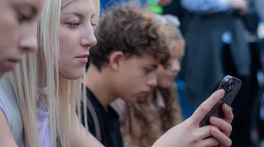 Indonesia exige a TikTok y YouTube limitar cuentas para menores: qué implica