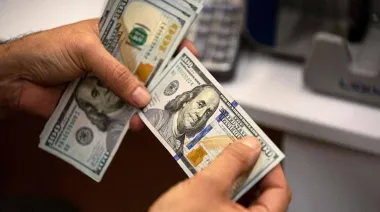 Dólar mayorista se mantiene a $1.416 en medio de la tensión internacional