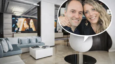 Avión presidencial, hotel 5 estrellas y archivo incómodo: la polémica que rodea a Adorni