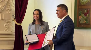 María Corina Machado y las llaves de Santiago: un símbolo con peso internacional