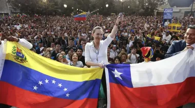 Santiago se llena de venezolanos por María Corina Machado: ¿qué buscan?