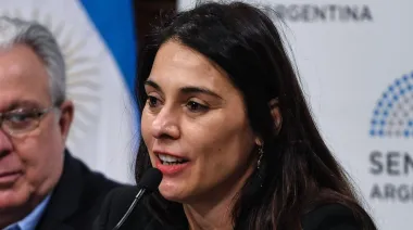 De París a Canadá: por qué Milei cambió el ‘premio’ a Crexell por votar la Ley Bases