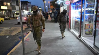 Ecuador y el toque de queda: ¿Un camino hacia la seguridad o el caos?