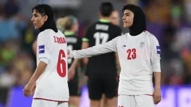 Cómo sigue la vida de Fatemeh y Atefeh, las futbolistas de Irán con asilo en Australia