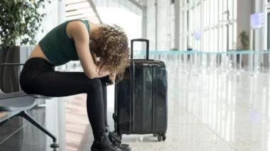 Fin de semana largo: cierres de espacio aéreo y vuelos afectados por conflictos globales