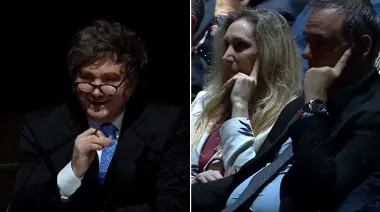 Karina no disimula: el gesto cuando Milei cruzó elogios y risas con Santiago Caputo