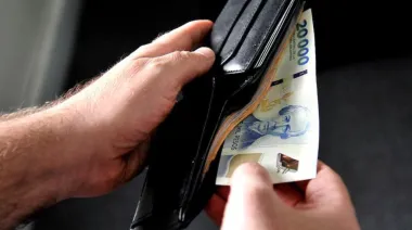 Preocupación de Caputo: YPF, transporte y tarifas presionan la inflación de marzo