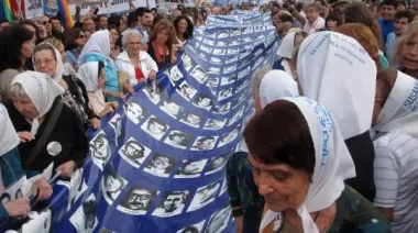 Organismos de Derechos Humanos marchan unidos y endurecen críticas al Gobierno