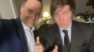 Adorni reaparece junto a Milei y el Gobierno busca blindarlo con gestos políticos