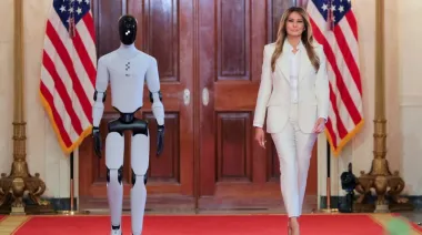 Casa Blanca y un robot humanoide: el mensaje oculto de Melania Trump