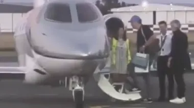 Adorni, más complicado: crece la hipótesis de dádivas por el vuelo privado