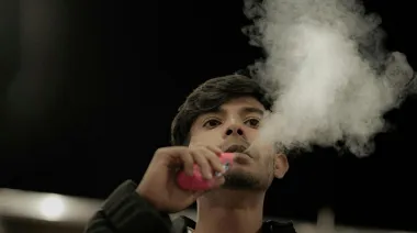 Cómo Irlanda frenó el cigarrillo en interiores y desarmó un temor clave