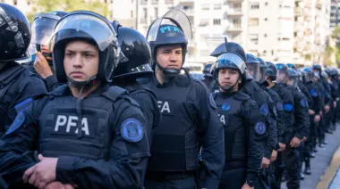 Fuerzas federales: qué hay detrás del abrazo simbólico frente al Edificio Centinela