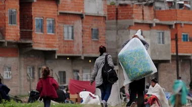 Pobreza, planes sociales y polémica: el Gobierno larga nueva lista de beneficiarios