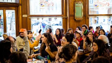Cuál es la propuesta cultural que ofrecerá el Club Atlético Bar de Viejes