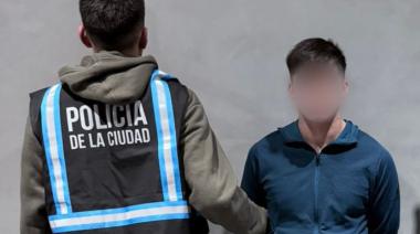 Tiene 20 años y tres pedidos de captura: los dos homicidios que le imputan