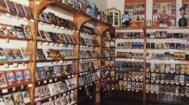 George Atkinson: venció a Hollywood, inventó el alquiler de películas y terminó en la quiebra