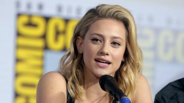 Lili Reinhart recordó la peor dirección que le dieron: “Meté panza”