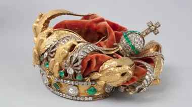 Francia: así quedó la corona de Eugenia de Montijo tras el robo en el Museo del Louvre