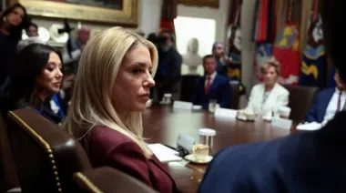 Estados Unidos: por qué Trump apartó a Pam Bondi del caso más sensible