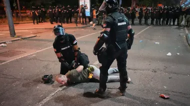 Vučić abre diálogo en medio de protestas y presión electoral