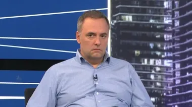 Se desploma la imagen de Adorni: 7 de cada 10 creen que debería renunciar