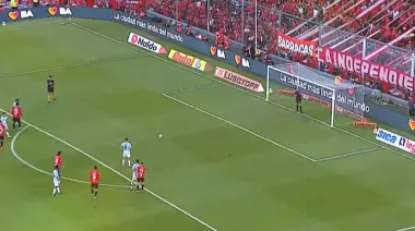 Se picó: Maravilla erró un penal y hubo incidentes en el primer tiempo del clásico