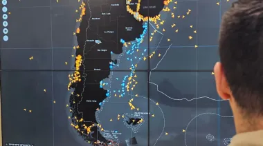 Fotos de Artemis exponen la pesca masiva frente al mar argentino