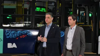 Milei, Macri o Kicillof: quién sostiene el boleto más barato en el AMBA