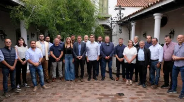 Intendentes bonaerenses y Katopodis van contra Caputo por el precio de la nafta