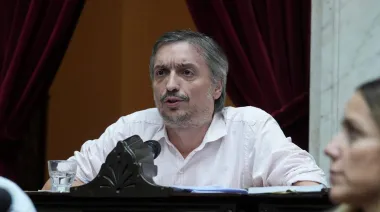 30% más de AUH y tope a las tarifas: qué propone Máximo Kirchner