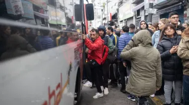 Climas: del festejo de Milei por la Ley de Glaciares a la calentura por los colectivos
