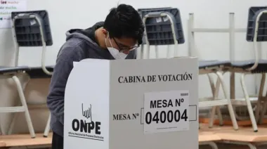 Perú y un presidente con 17%: el dilema que deja la primera vuelta