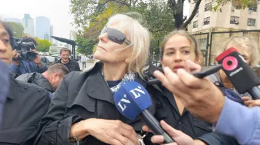 Adorni frente a un capítulo incómodo: declaran las jubiladas que lo financiaron