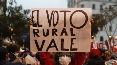 Perú: el escrutinio rural sostiene a la izquierda y complica el escenario